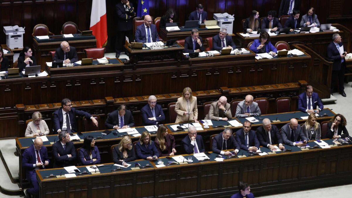 Il governo rinvia i tagli alle accise e si mette a caccia delle coperture
