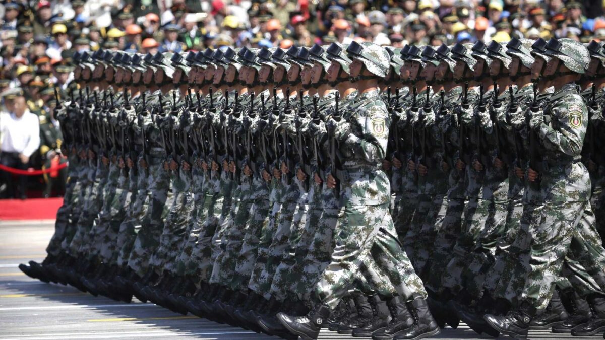 A Pechino annotano le difficoltà degli Usa e fanno le prove della guerra a Taiwan