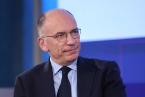 Enrico Letta, il leader per caso che cade sempre in piedi