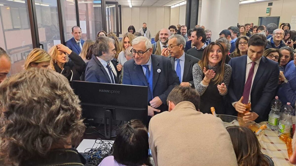 Ecco chi erano le toghe che a Napoli saltellavano contro la Meloni