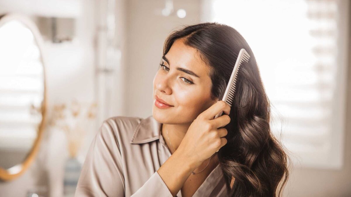Capelli più luminosi e volto senza rughe. Il segreto della bellezza in una federa di seta
