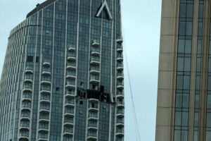 L’11settembre di Dubai: colpito distretto finanziario