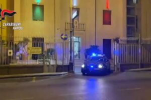 I Carabinieri sequestrano un arsenale nascosto in un’auto