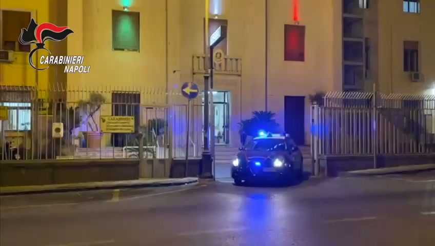 I Carabinieri sequestrano un arsenale nascosto in un’auto