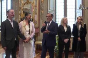 La Russa riceve al Senato i genitori della famiglia del bosco