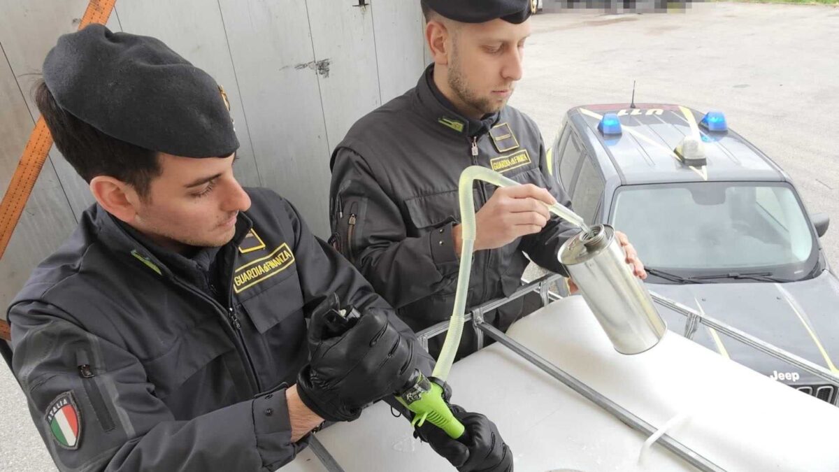 Udine, la GdF sequestra 420.000 litri di carburanti di contrabbando