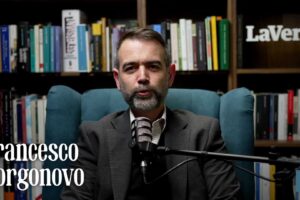 Tivù Verità | Paragone: «Giù le mani dalla famiglia nel bosco»