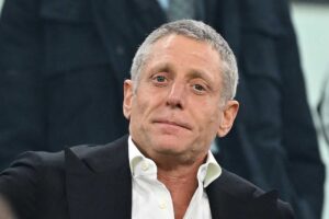 Lapo Elkann trasloca in Svizzera e attacca la Ue talebana del Green