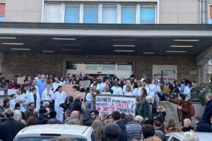 «Per tutelare i clandestini fanno infettare gli italiani»