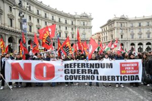 Toni apocalittici e nemici al rogo. L’unica carta del No è la rabbia