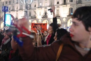 Le femministe: «Fuoco a Pro vita»
