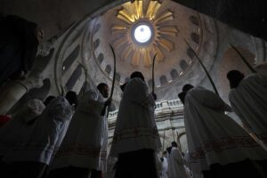 L’incidente diplomatico si chiude. La messa al Santo Sepolcro si farà