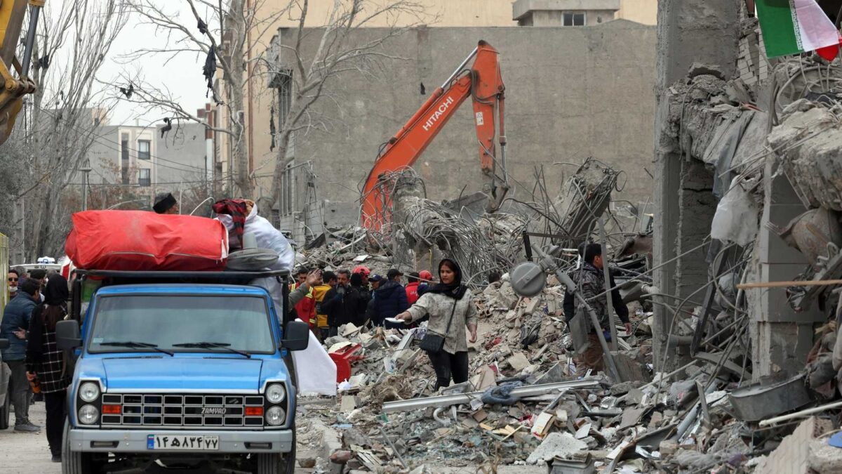 Missile su Ankara, ma i container turchi passano lo stretto