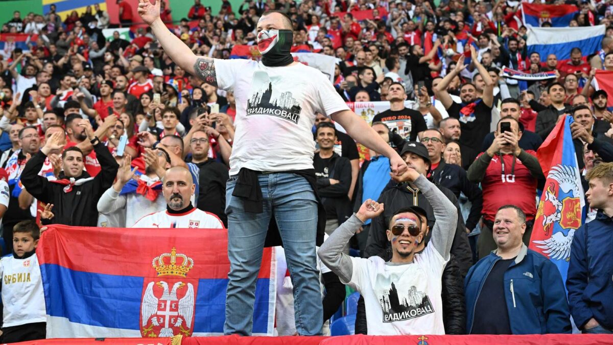 Per i Balcani non sono solo 90 minuti: urlano contro l’Europa che non li vede