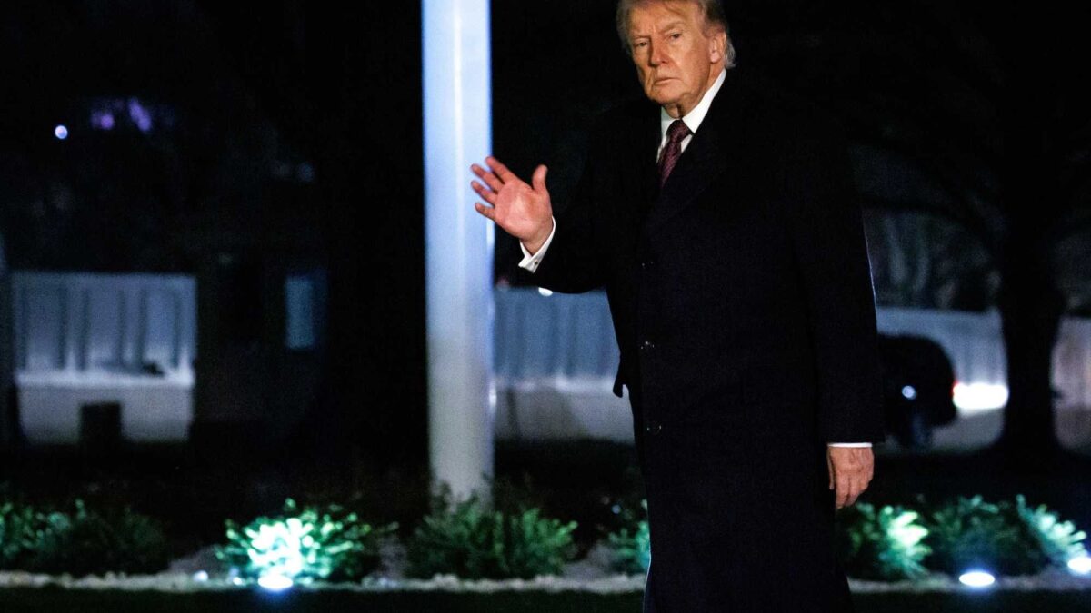 Iran, Trump: «Un mio ordine e oleodotti distrutti»