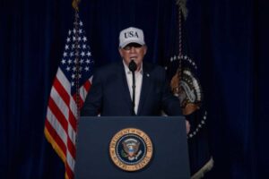 Iran, Trump scommette sul cambio di regime ma scontenta pure alcuni dei suoi