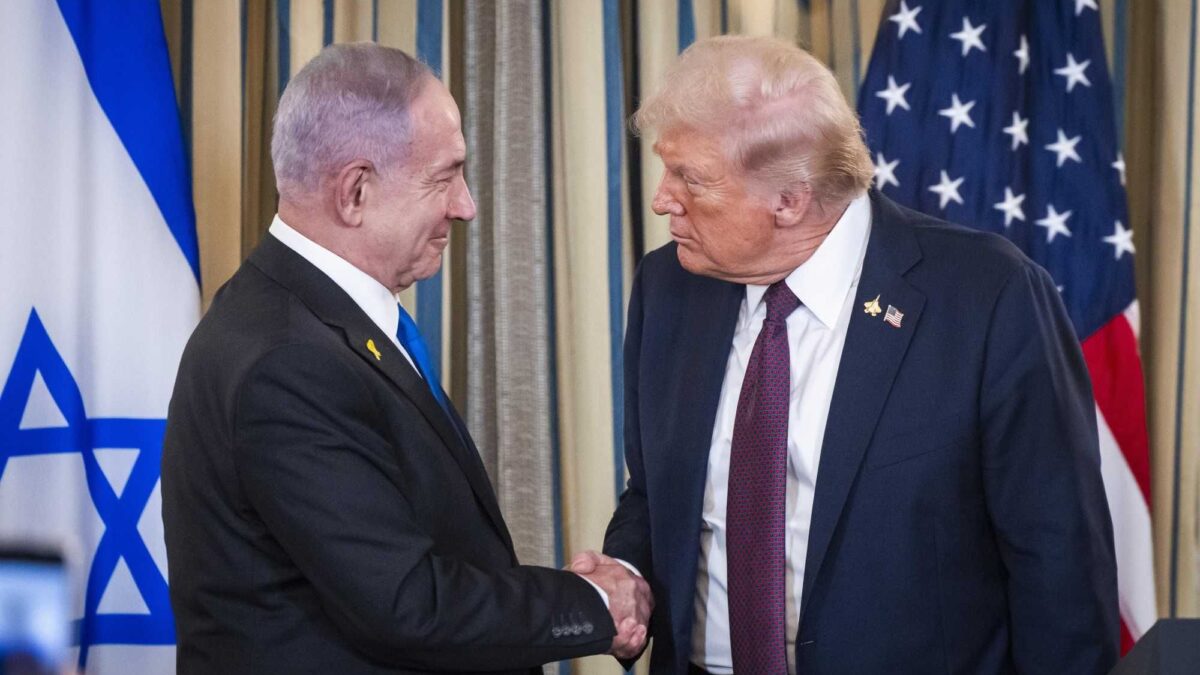 Israele rinuncia al cambio di regime. «Ma lo stop ai raid sarà deciso insieme»