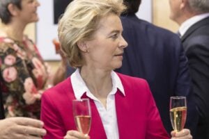 Ursula brinda alla faccia nostra con l’ok al «Prosecco» australiano