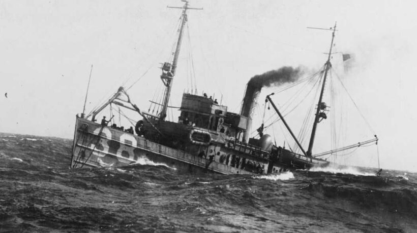 Il dragamine «Auk I» della marina Usa durante operazioni di sminamento nel Mare del Nord nel 1919 (Us Navy Archives)