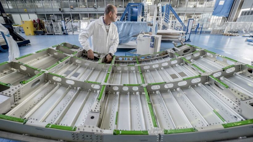 Il sistema di raffreddamento del modulo ESM di Orion