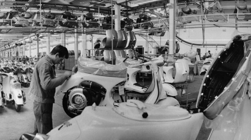 Lo stabilimento di Pontedera nei primi anni Sessanta (Piaggio Group)