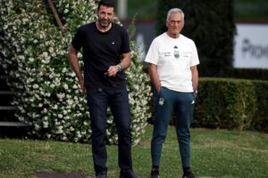 Gravina e Buffon se ne vanno. Adesso in pole c’è Malagò ma abbiamo già perso tempo