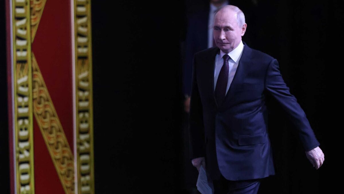 Usa e Iran pronti alla sfida navale. E Putin prova a far da mediatore