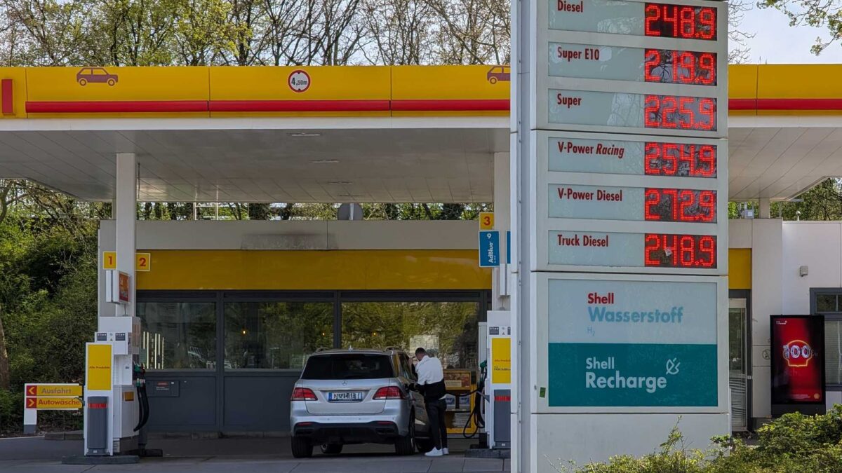 Alla Ue la benzina alle stelle sta bene