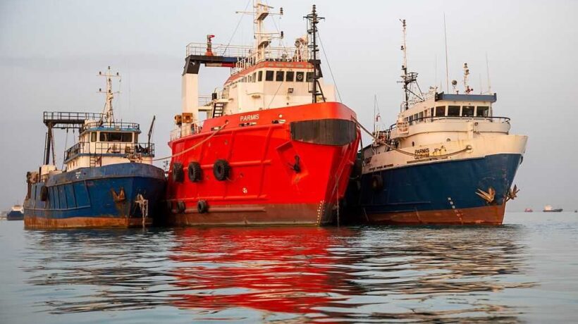 Hormuz, l’Iran incassa i primi pedaggi. Trump: «Affonderemo le posamine»