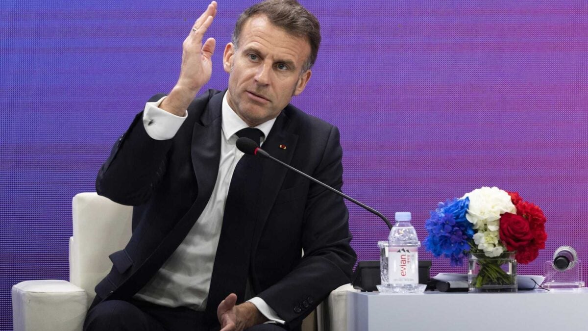 Macron riesce a navigare a Hormuz col passaggio dei russi e dei cinesi