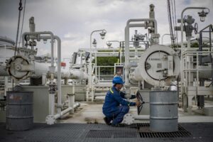 Se riaprissimo alla Russia finirebbero i guai per gas e diesel