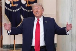 Trump furioso lancia un altro ultimatum :«Riaprite in 48 ore o sarà l’inferno»