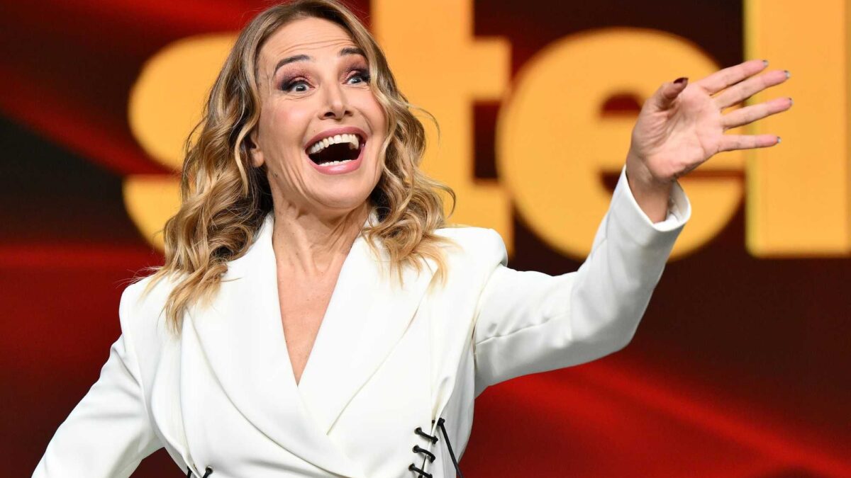 Barbara D’Urso fa causa a Mediaset. «Ingerenze e diritti non pagati»