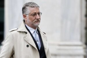 Il colonnello Giuli invia gli ispettori alla Biennale