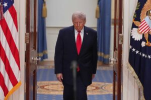 Hormuz, nuovo scontro tra Usa e Iran: Trump rilancia, Teheran accusa