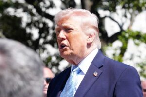 Ultimatum di Trump agli ayatollah: «Senza accordi torno a bombardarvi»