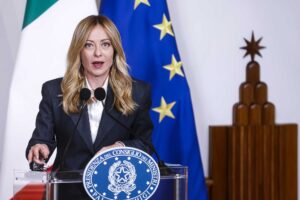 Il Trump furioso fa bene alla Meloni