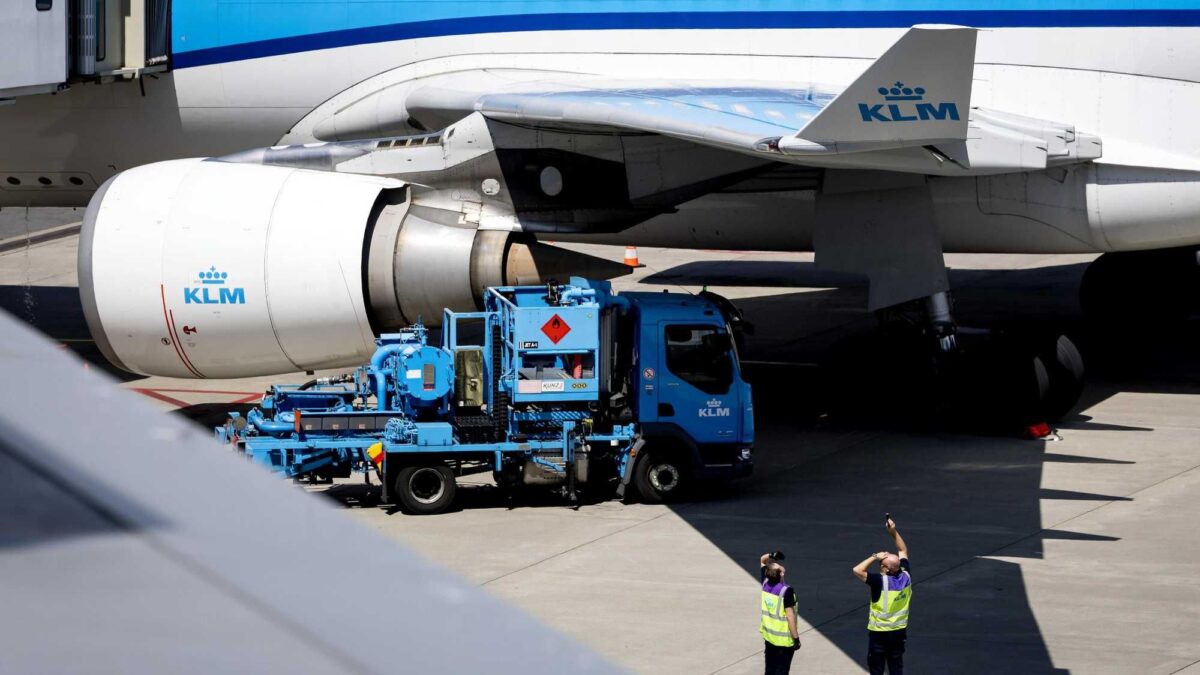 Klm inizia a tagliare 160 voli per la mancanza di carburante