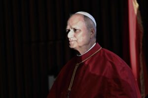Il Papa si smarca dalla politica: «Non cerco il dibattito con Trump»