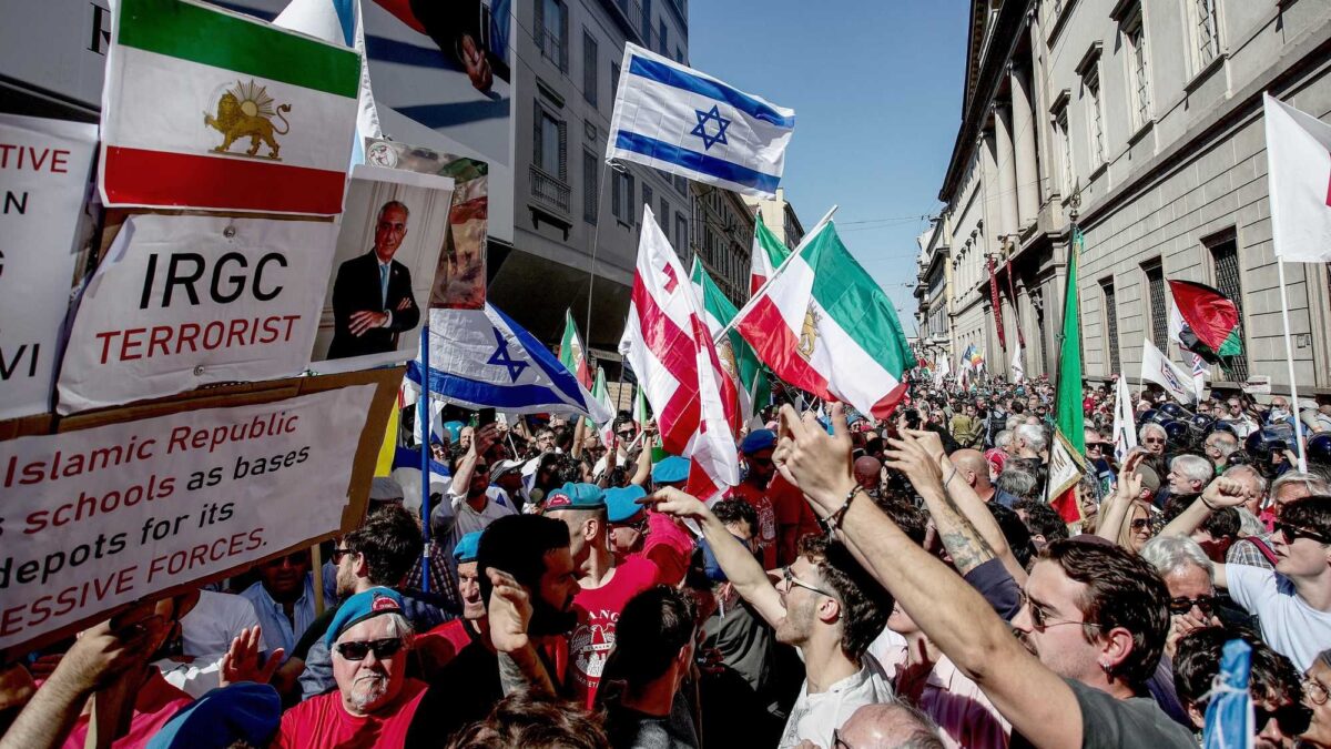 Insulti, spray urticante e spari. La festa della Liberazione è un caos
