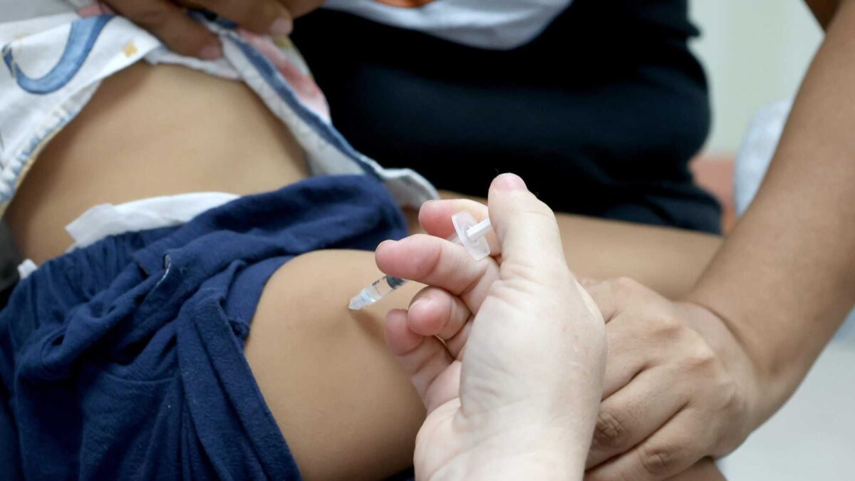 Gip ammette: sieri Covid non testati. «Ma era giusto iniettarli a tappeto»
