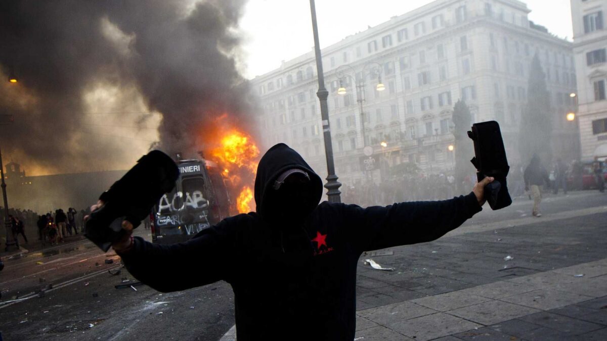 Stretta su lame e cortei violenti. Punto per punto, ecco le novità del decreto Sicurezza