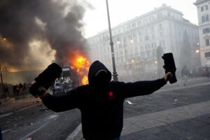Stretta su lame e cortei violenti. Punto per punto, ecco le novità del decreto Sicurezza