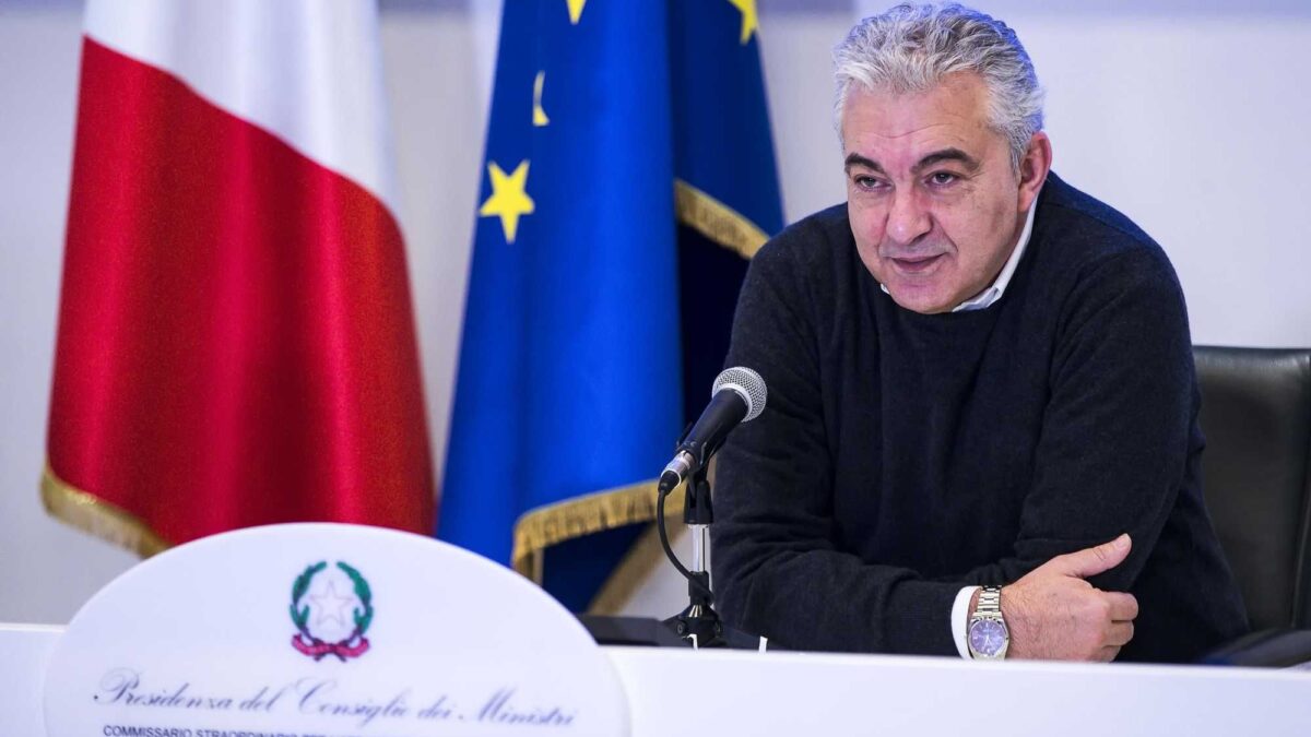 Arcuri smascherato: fa volumi d’oro con Treccani da «imbucato» del Colle