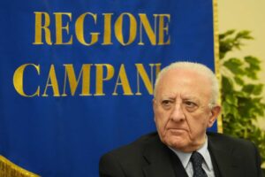 De Luca vuol incarcerare i Trevallion: «Non hanno fatto vaccinare i figli»
