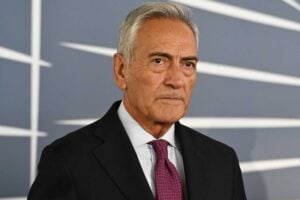 Flop e spocchia, ma Gravina resiste. Poltrona da mezzo milione all’anno