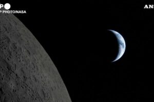 Artemis 2 e Apollo 8: la Terra vista dalla Luna