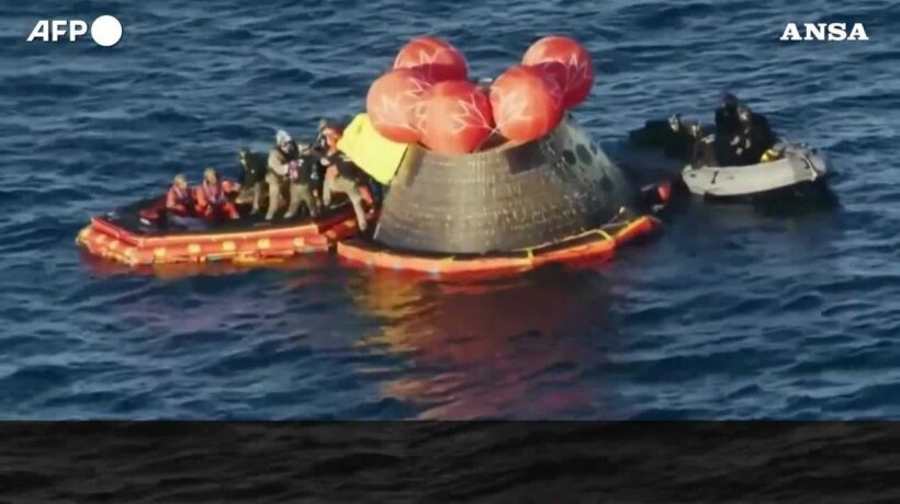 Artemis II, ammaraggio riuscito: Orion rientra dopo il sorvolo della Luna