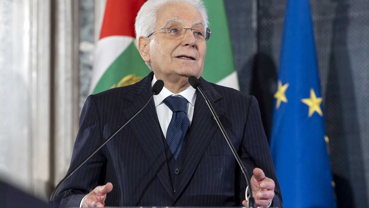 Quante inesattezze del Colle su guerra e leggi internazionali. Ma guai a criticarlo