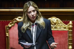 Fmi, Ocse, manine italiane: riparte l’assalto al debito per mettere in crisi Meloni